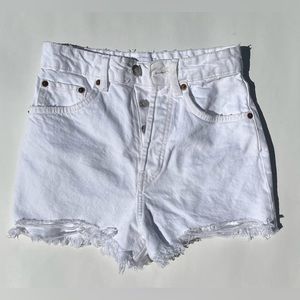 ☀️Zara white jean shorts size 2 distressed denim